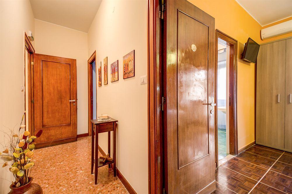 Bed and Breakfast Domus Cornelia Roma Esterno foto