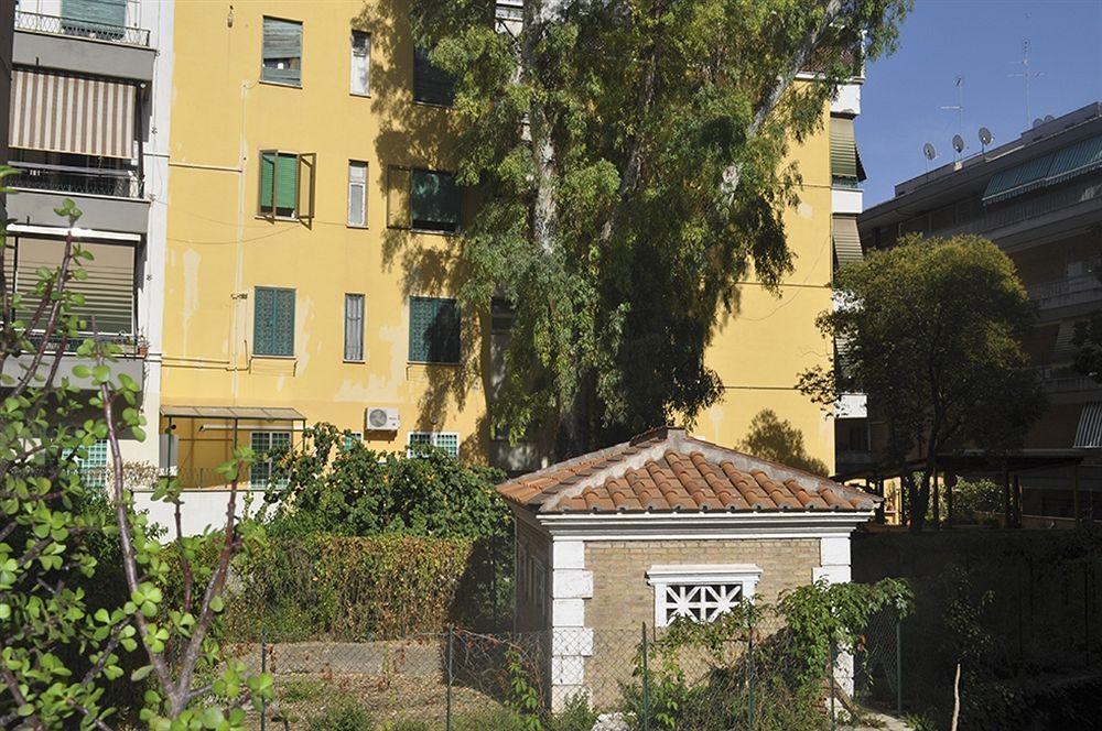 Bed and Breakfast Domus Cornelia Roma Esterno foto