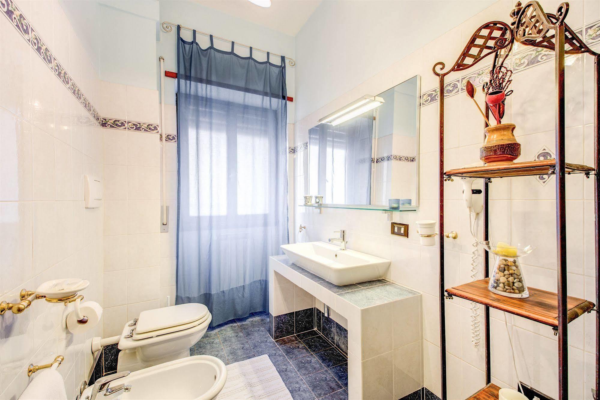 Bed and Breakfast Domus Cornelia Roma Esterno foto