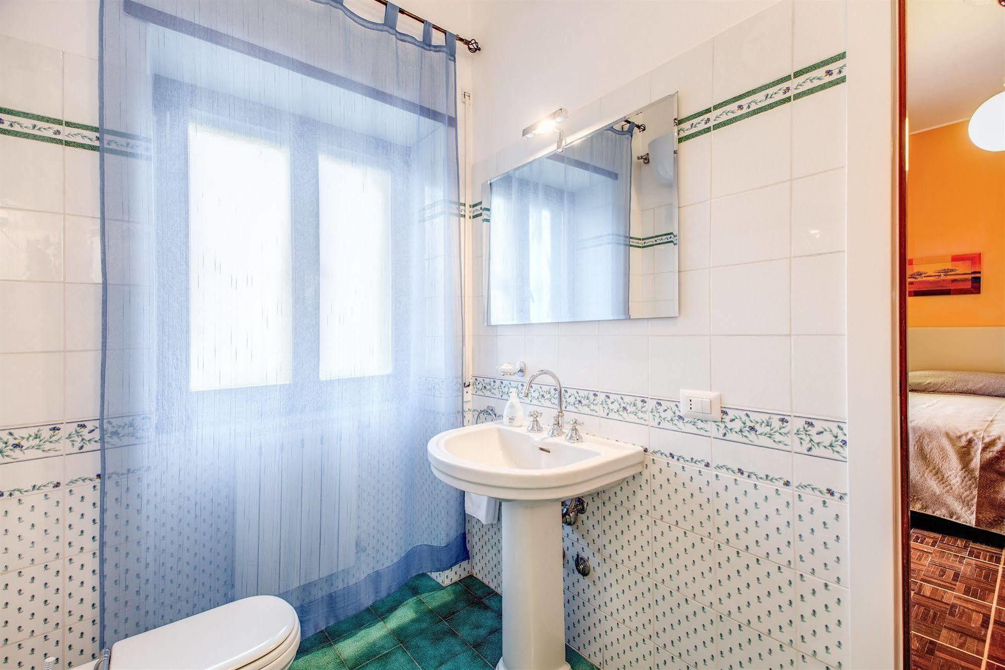 Bed and Breakfast Domus Cornelia Roma Esterno foto