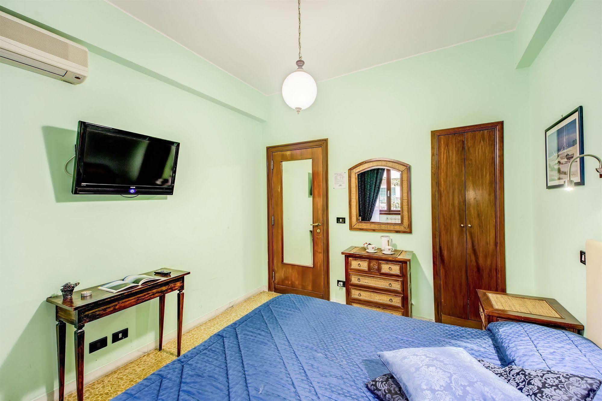 Bed and Breakfast Domus Cornelia Roma Esterno foto